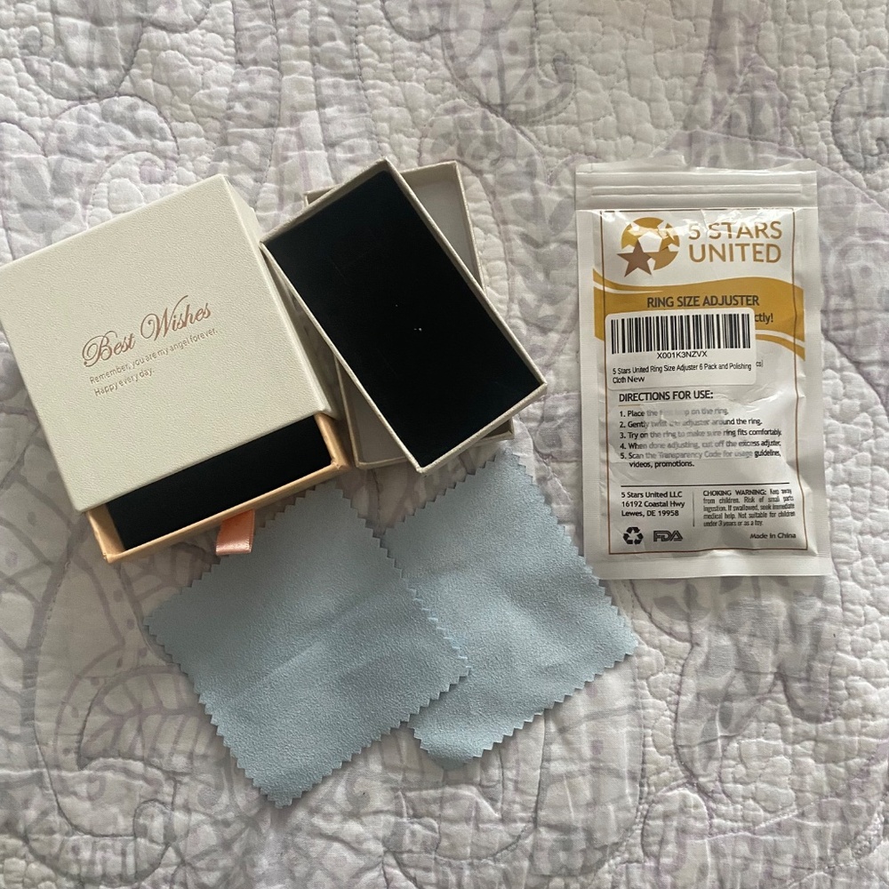 ๐ Ring Size Adjusters Multipack (w/ Bonus Jewelry Boxes and Cleaning Rags!) - Picture 1 of 8